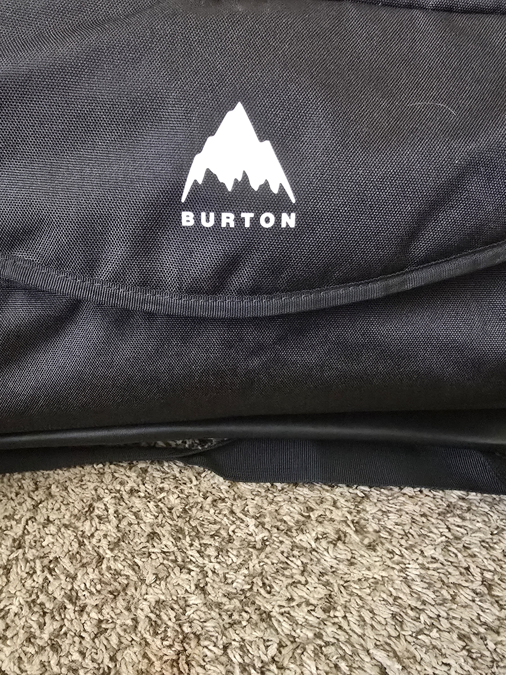 Burton Gig 70 + CamelBak Snow Dawg Bundle – Snowboard Travel + Hydration Setup